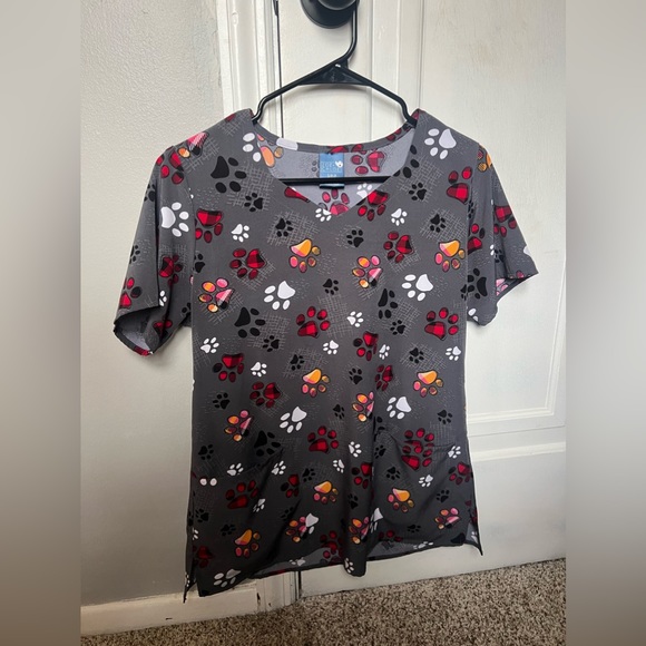 Zoe + Chloe scrub top - Picture 1 of 3
